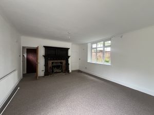 Lounge- click for photo gallery